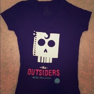 Outsiders v-neck shirt